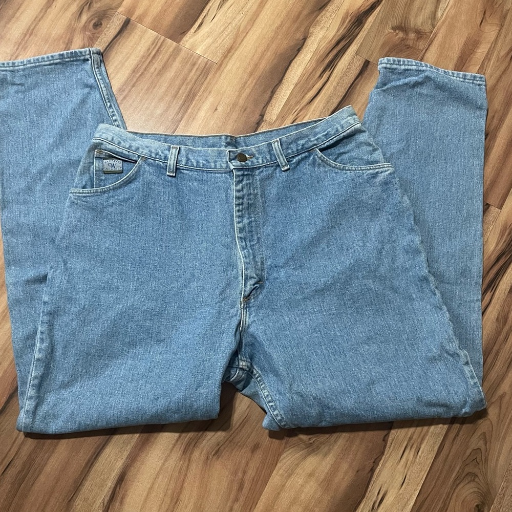 Wrangler for women “mom jeans” Straight Leg Sz 18